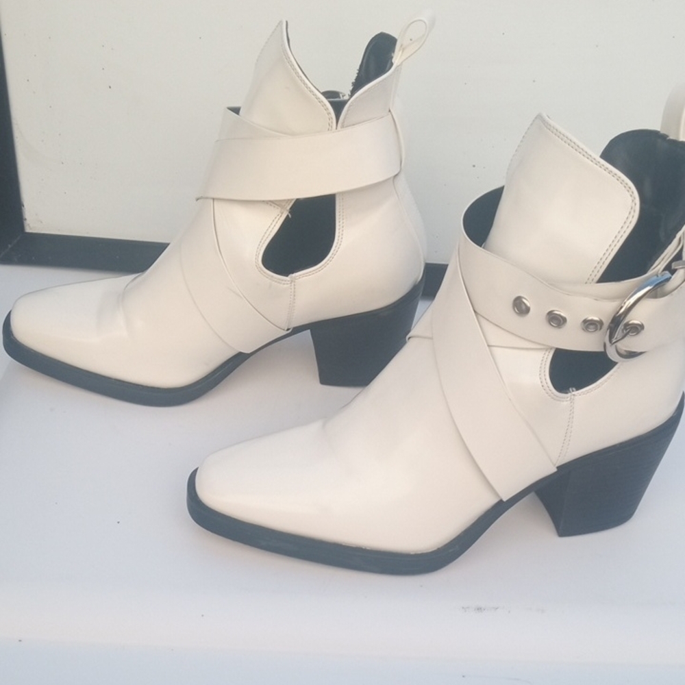 Truffle Women's White Ankle Boots Booties, Size 8 (US) - Picture 5 of 12